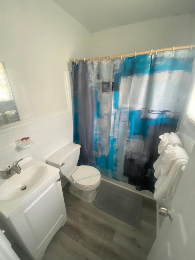 סיינט פיטרסברג Uptown Inn & Suites מראה חיצוני תמונה